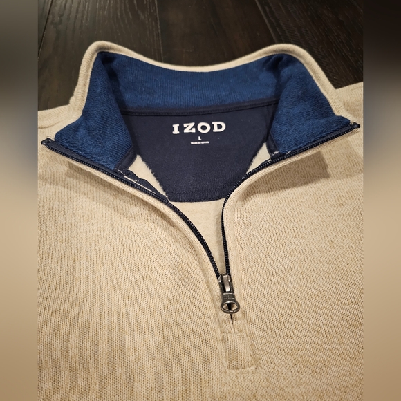 Izod 1/4 Zip Pullover - Picture 2 of 4